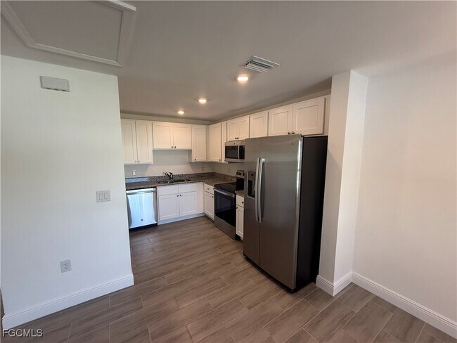 Photo - 915 Graystone Ave