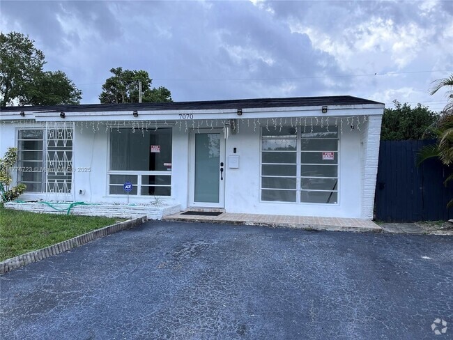 Building Photo - 7070 Raleigh St Rental