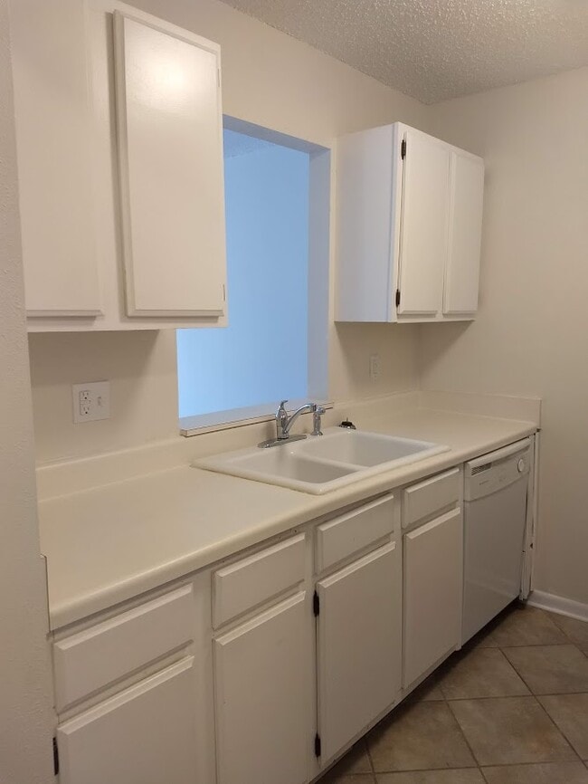 Photo - 7 Lakeshore Cir