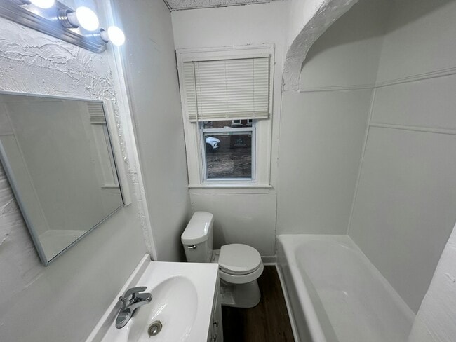 Photo - 18095 Goulburn Ave