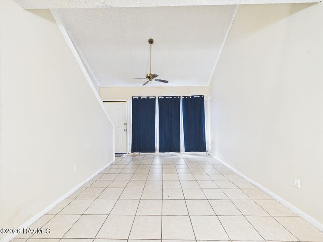 Photo - 202 Belfast St