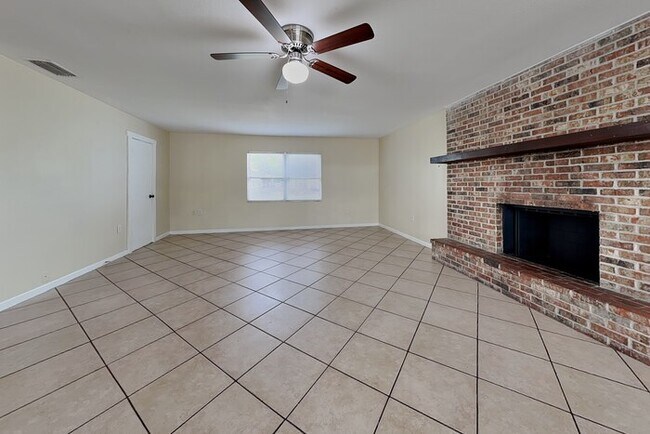 Photo - 1175 Luke Ave