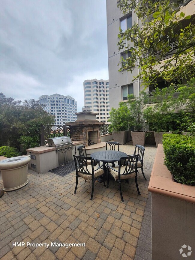 Building Photo - 2 bed 2.5 bath condominium at Lake at Waln... Unit 208