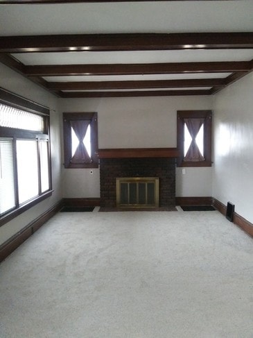 Sala de estar - 1145 s freedom ave