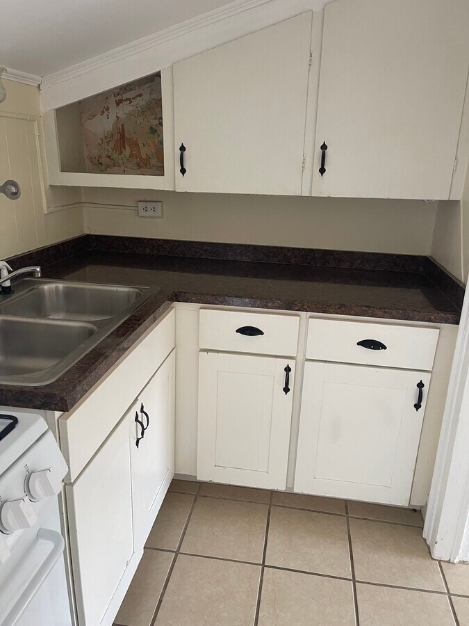 Photo - 184 W 4th St Unit 4