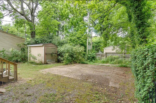 Photo - 2098 Court Ave Unit 2098 Upper