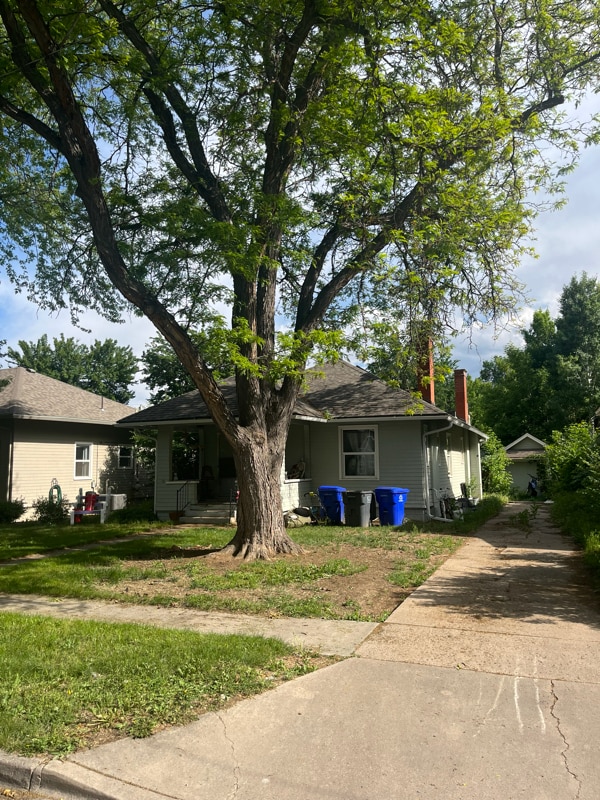 Photo - 614 E 8th St