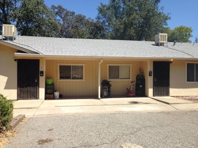 Building Photo - Ninth St. - VFILL Unit 1936 9th Street #3