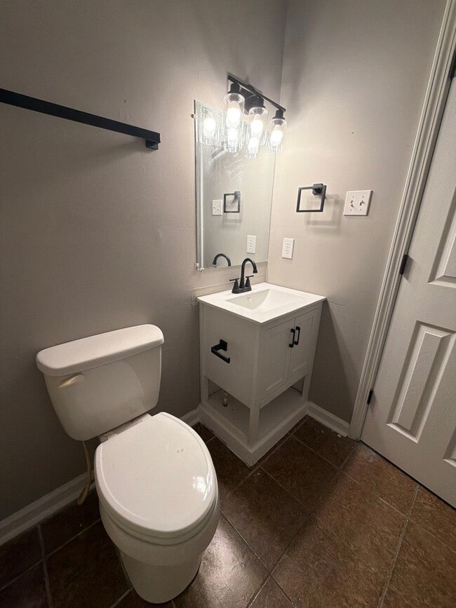 Photo - 213 Poplar St