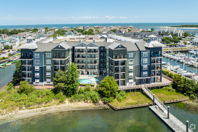 Building Photo - East Beach Marina Rental