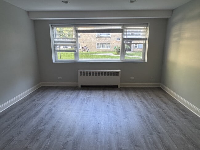 Photo - 6114 N Damen Ave
