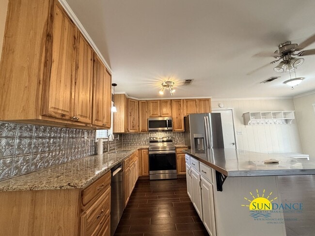 Photo - 723 Clark Dr