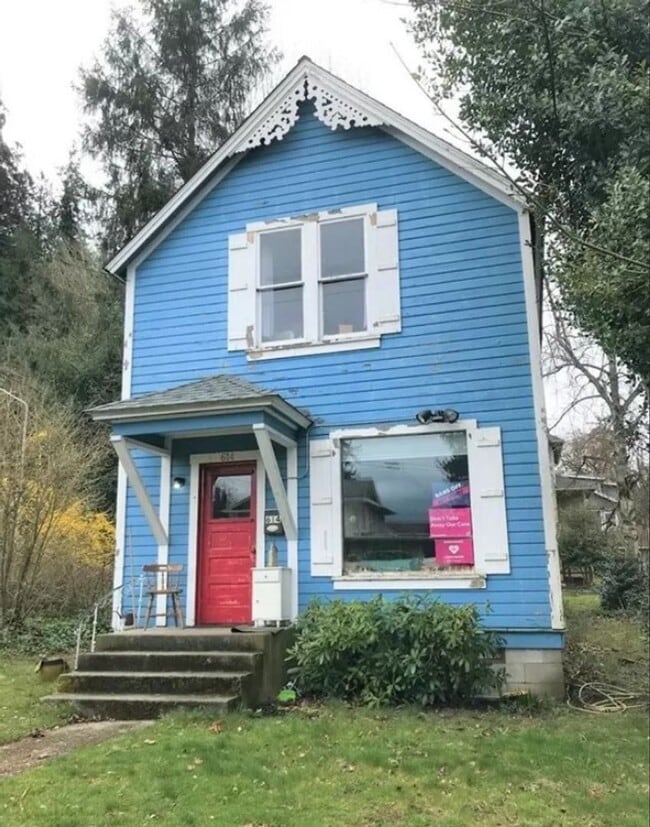 Building Photo - 4 Bedroom House Minutes to WWU!!