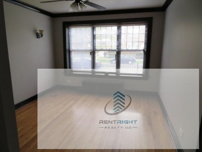 Building Photo - 4101 W Fletcher St Rental
