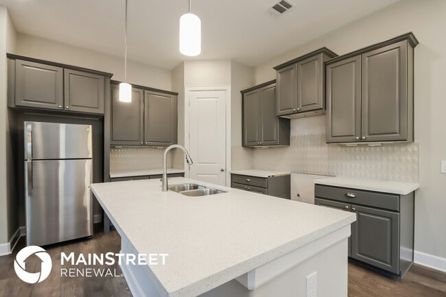 Photo - 5102 Royal Heath Dr