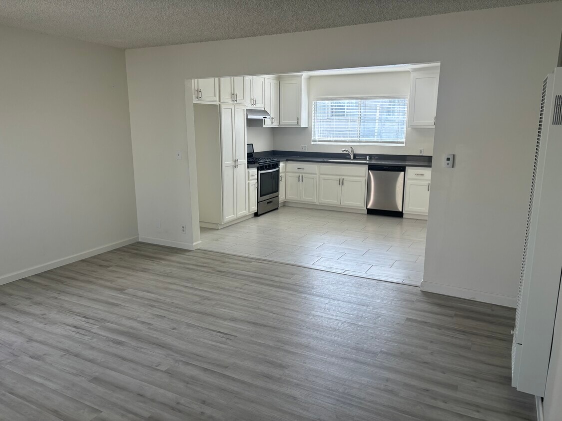 Photo - 16685 Crenshaw Blvd (Torrance, CA)