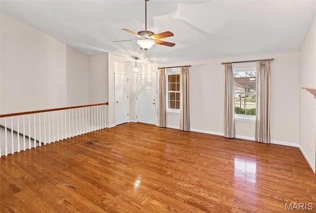 Photo - 18 Crabapple Ln