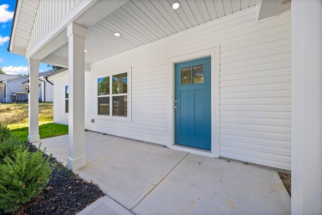 Photo - 305 Walker St