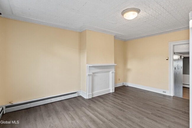 1524 5th Ave Unit 2nd Floor
