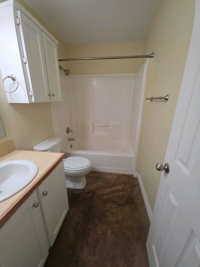 Photo - 2500 Creekwood St