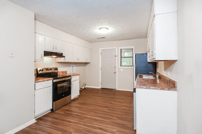 Photo - 169 Kimberly Way SW