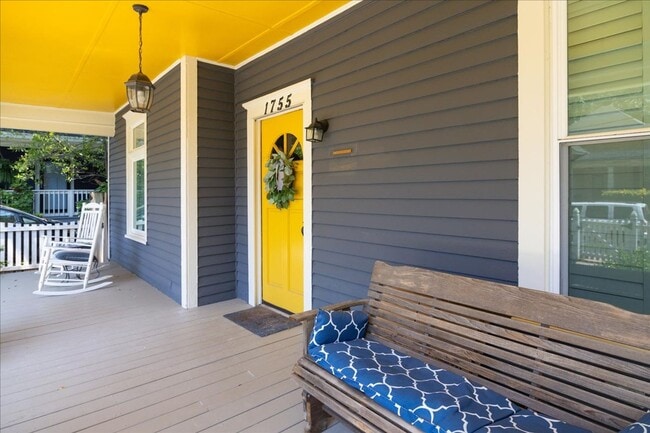 Photo - Beautiful 3/2.5 w/ Office Minutes From Airport and Woodward Academy!