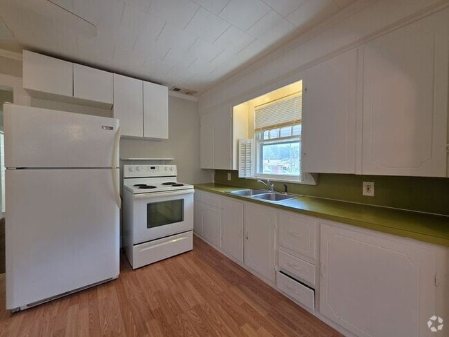 Building Photo - 1 Bed/1 Bath Affordable Condo In Convenien...