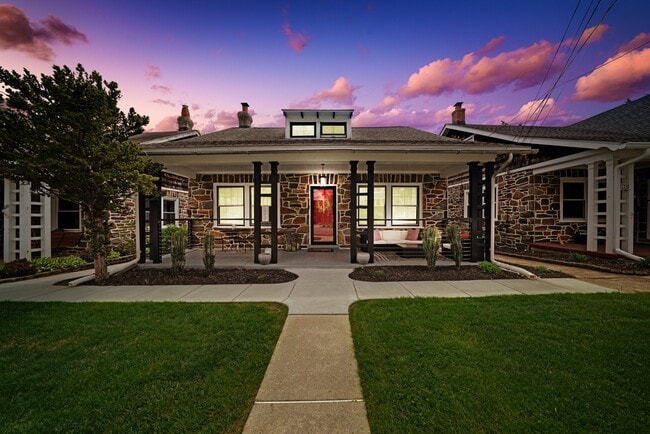 Photo - 122 Price st. Fl 2