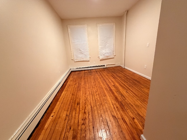 Photo - 2320A Powell Ave Unit 1