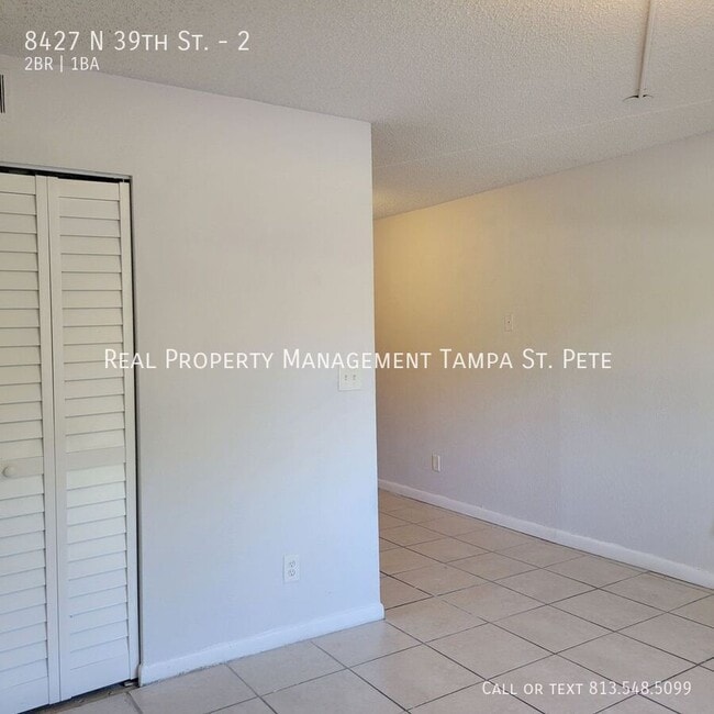 Photo - 8427 N 39th St