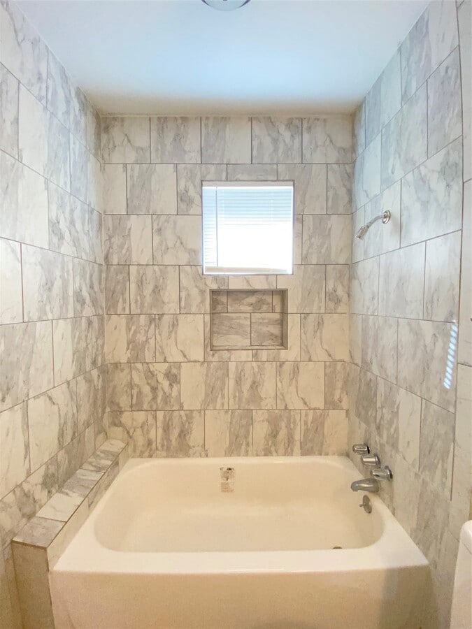 Photo - 410 Woolworth St