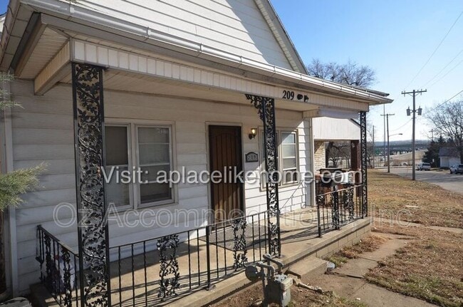 Photo - 209 Orchard St