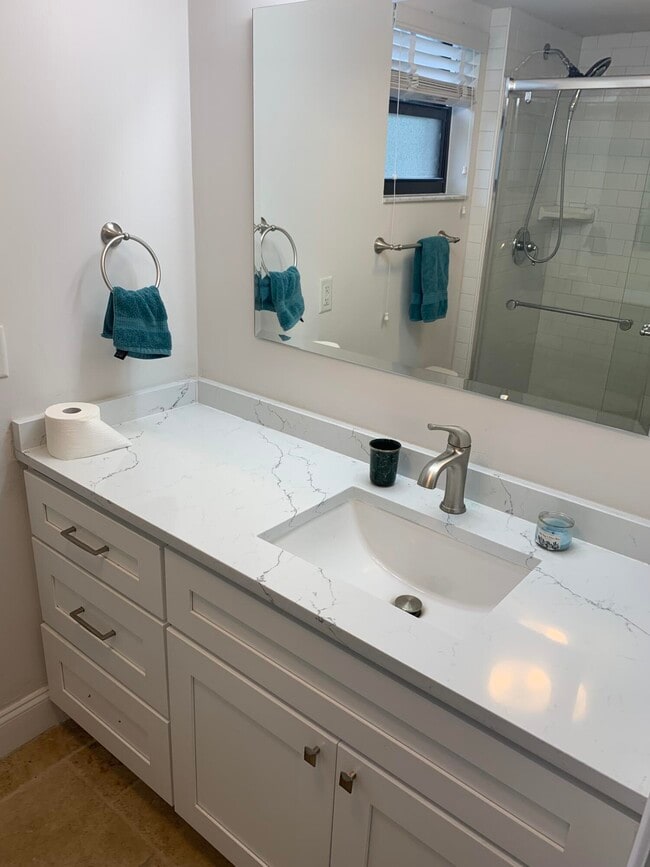 Photo - 11863 Wimbledon Cir Unidad 408