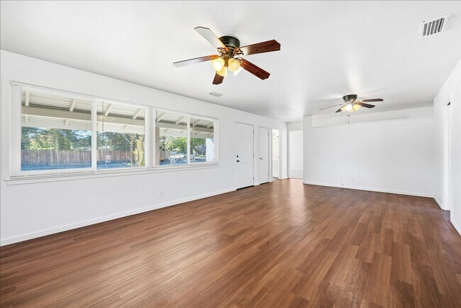 Photo - 3333 Alta Arden Expy