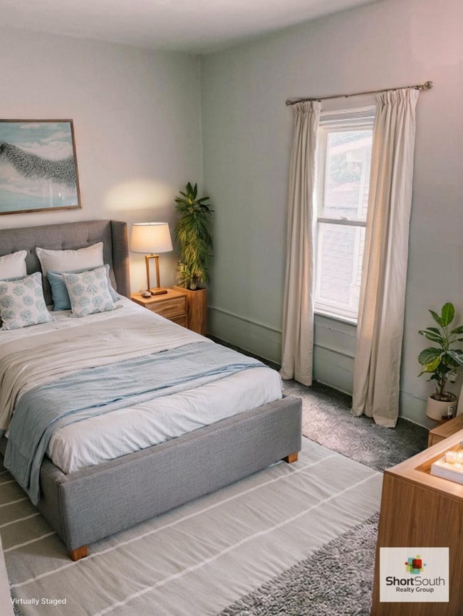 Photo - Updated 3 bed 1 bath Upstairs Apartment