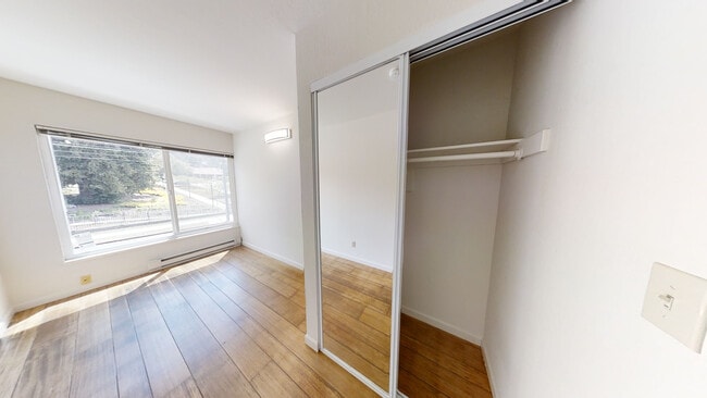 Photo - 2546 Warring St.