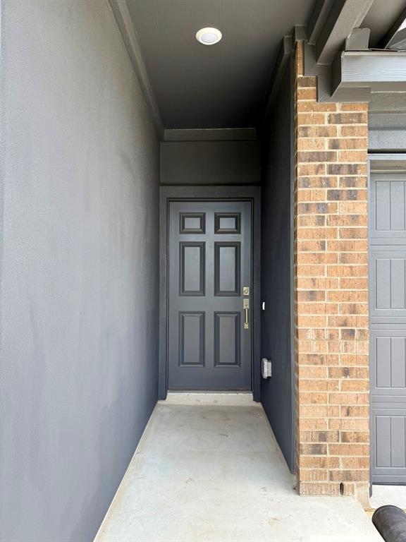 106 Camargue Dr