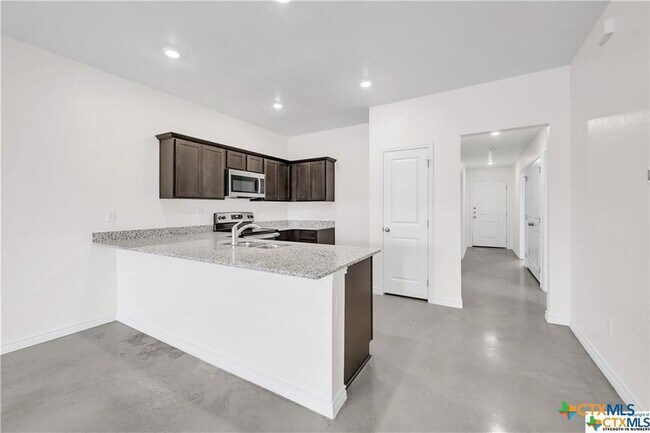 Photo - 1210 Lehmann Dr