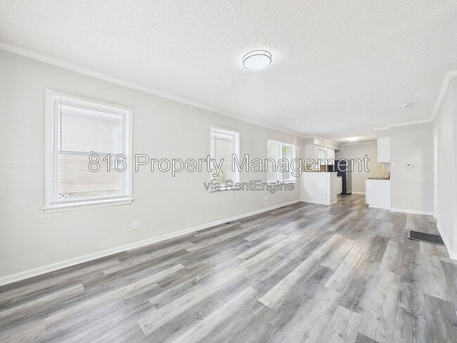 Photo - 5715 Wabash Ave