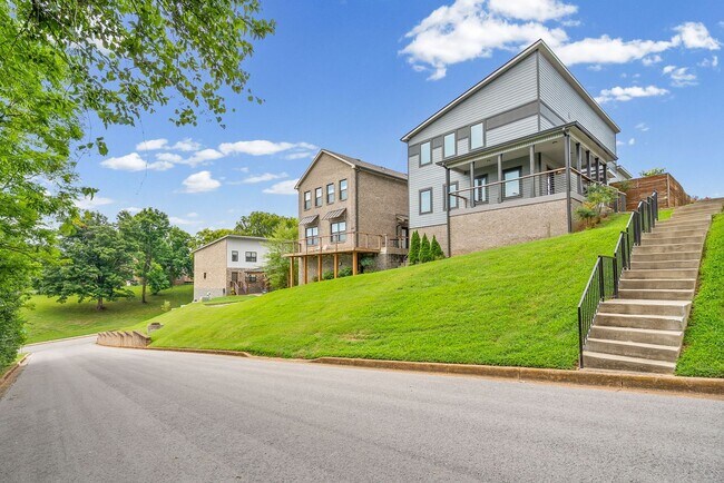 Photo - Modern Three Bedroom!
