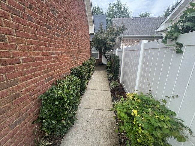 Photo - 2138 Cason Ln