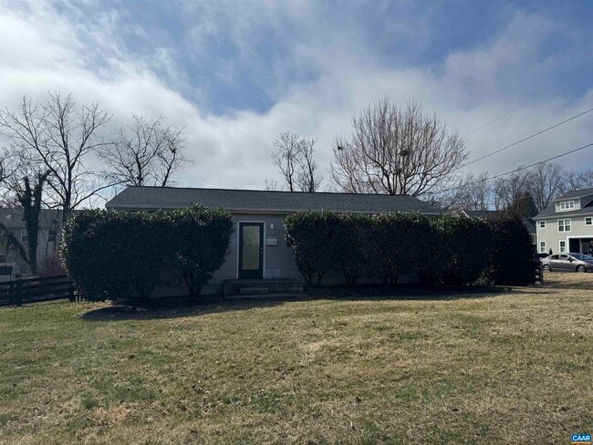 Photo - 402 Harris Rd