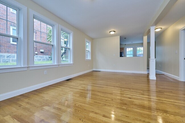 Photo - 17 Charlemont St Unit 1