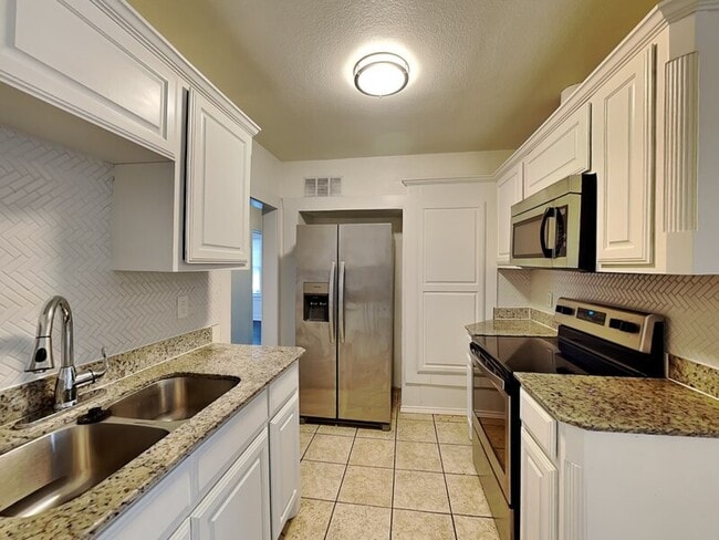 Photo - 2911 Ryan Ave