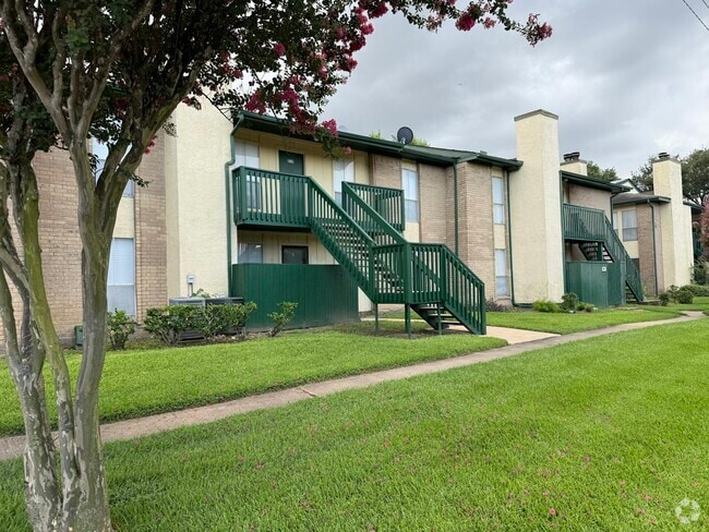 Building Photo - 1516 Bay Area Blvd Unit 1 Rental