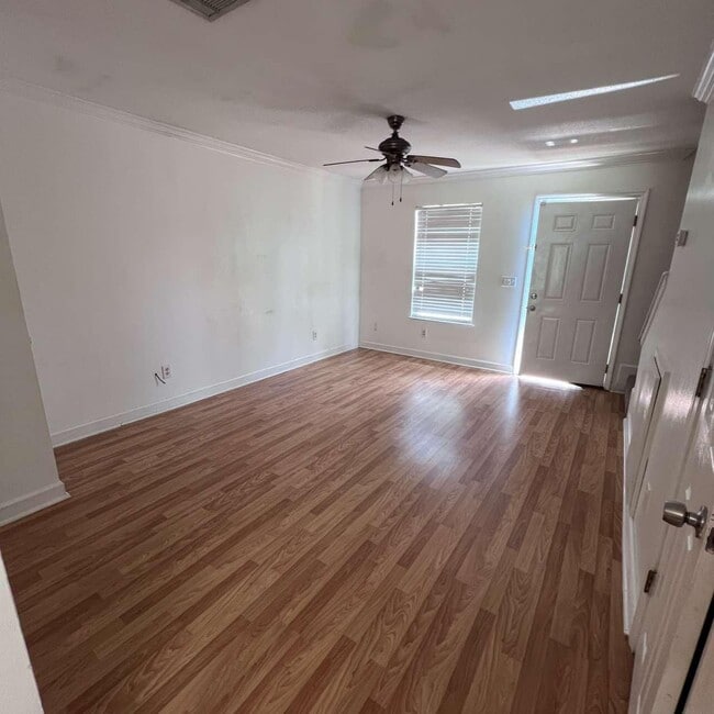 Photo - 1325 Greendale Ave