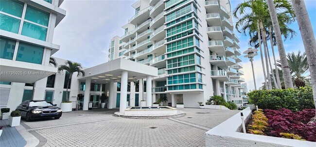 Photo - 3131 NE 188th St Unit 1-810