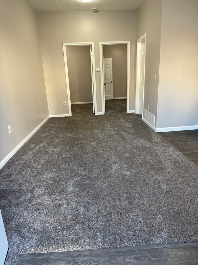 Photo - 121 W Ohio St Unit a