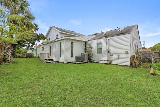 Photo - 5313 Perry Ave