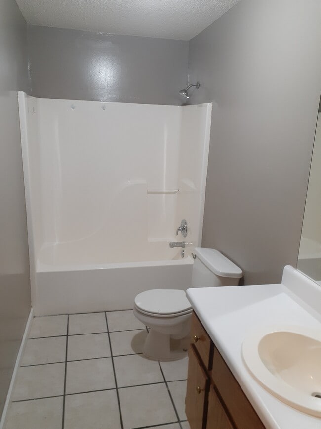 Photo - 11 Redwood St NE